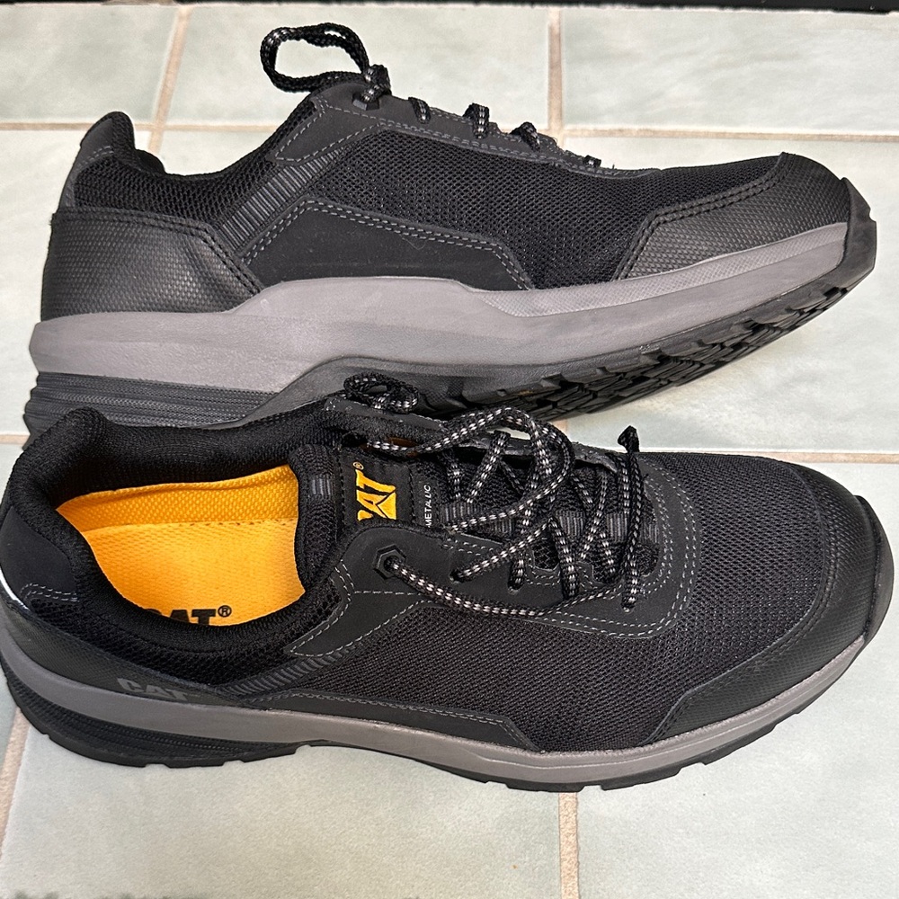 Caterpillar Black and Yellow Composite Toe - Picture 4 of 7